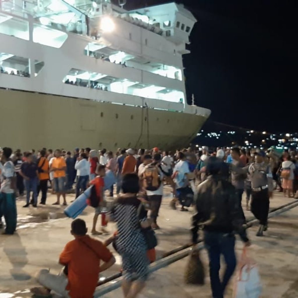 Kapal Pelni sandar di Pelabuhan Jayapura